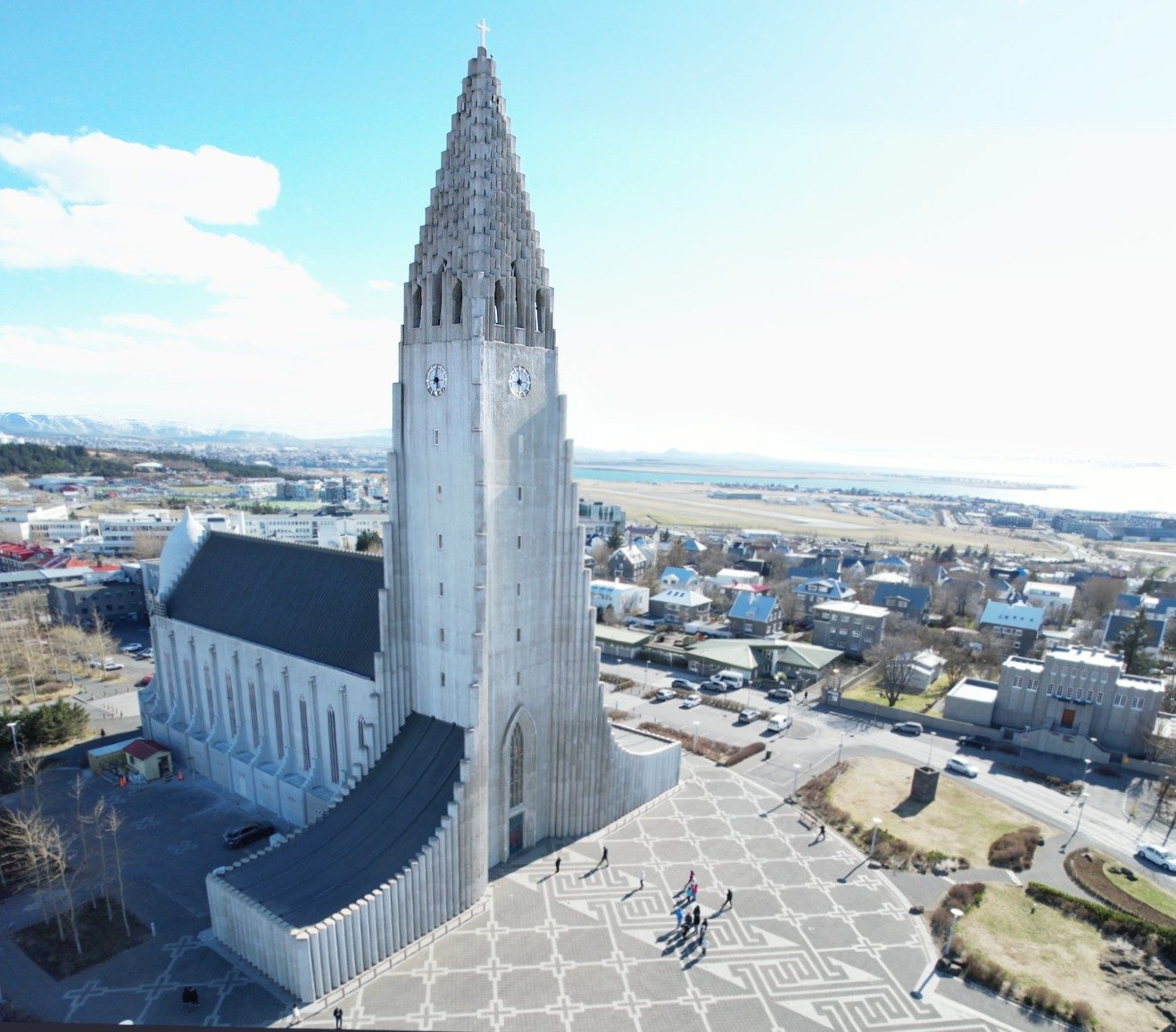 Hallgrimskirkja Tower and City Walk